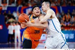 HuaTiHui-关于上海大鲨鱼战绩不佳，球迷呼吁加强防守的信息