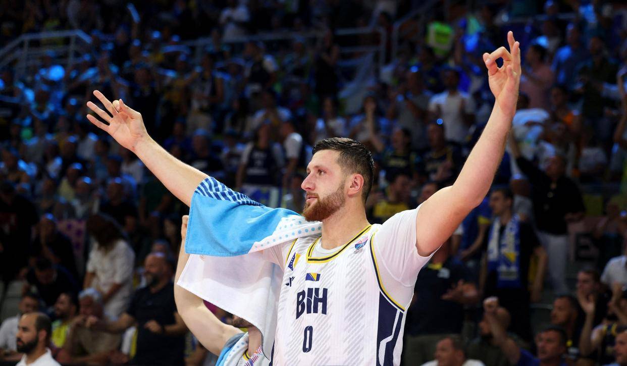 斯洛文尼亚队耀眼夺目，冲刺夺冠