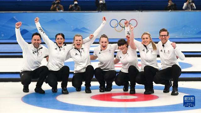 美国冰壶队豪取金牌，全队表现出色