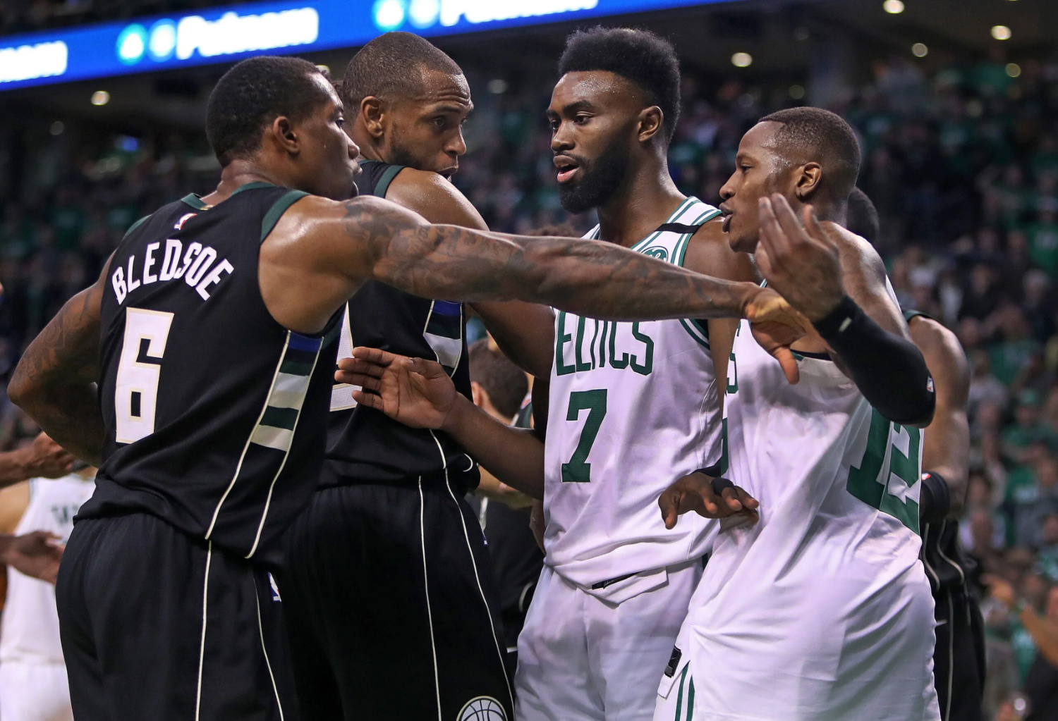 姚鹏轰射帽子戏法，老将再次证明实力的简单介绍